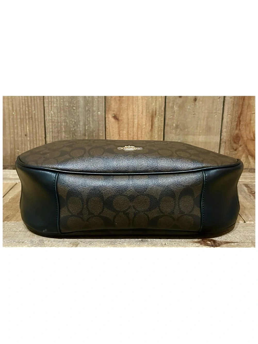 Coach. 5 Piece. Signature Zip Bag & Free Wallet, Glasses/Case, Scarf & Dust Bag. - Picture 9 of 16